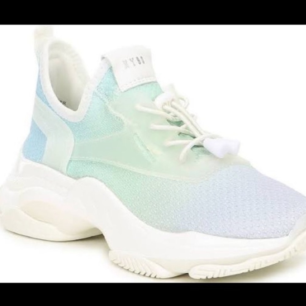 Steve Madden tennis shoes💙